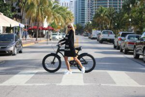 circular seguro en bicicleta