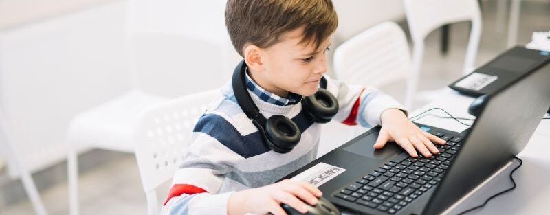 protege a tus hijos de los peligros de internet